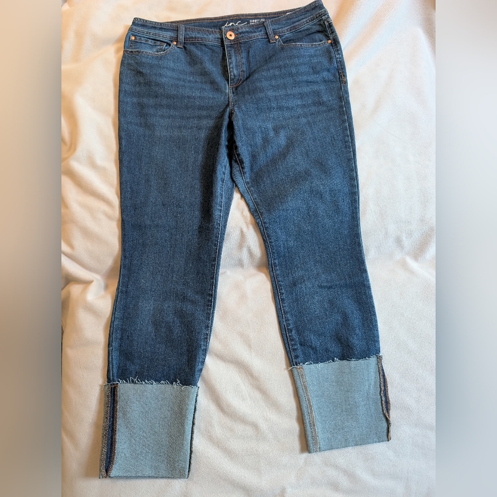NWOT Women's INC Cropped Jeans Sz 14